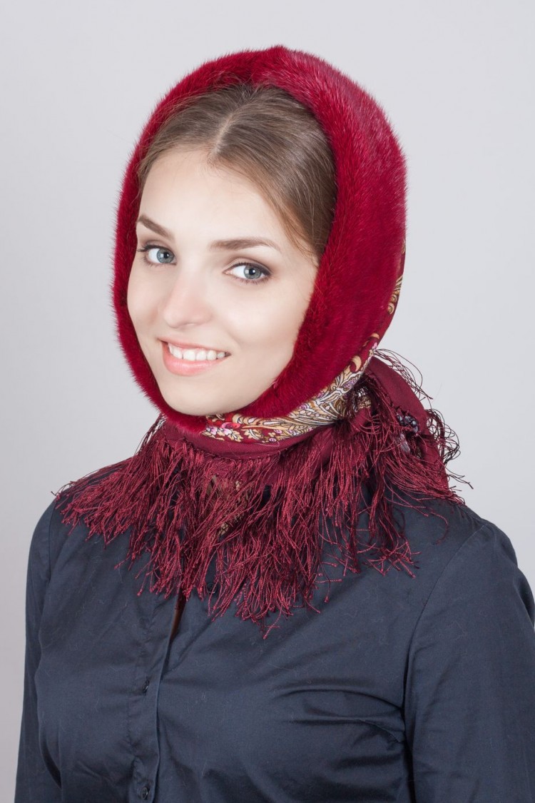 Как завязывать шарф на голове зимой
